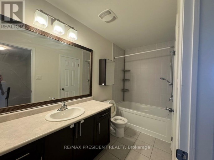 4 AVEDISIAN STREET, Brantford, Ontario, N3T0G8