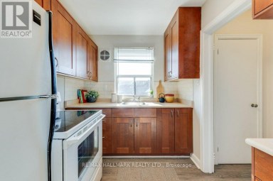 UPPER - 225 WOODVILLE AVENUE Toronto (East York) Ontario photo 12