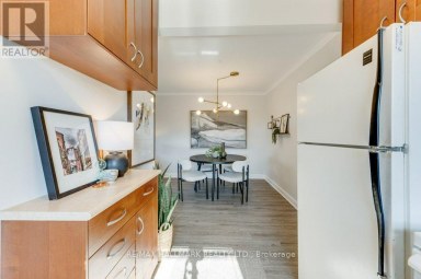 UPPER - 225 WOODVILLE AVENUE Toronto (East York) Ontario photo 14