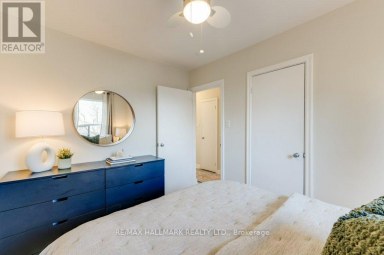 UPPER - 225 WOODVILLE AVENUE Toronto (East York) Ontario photo 25