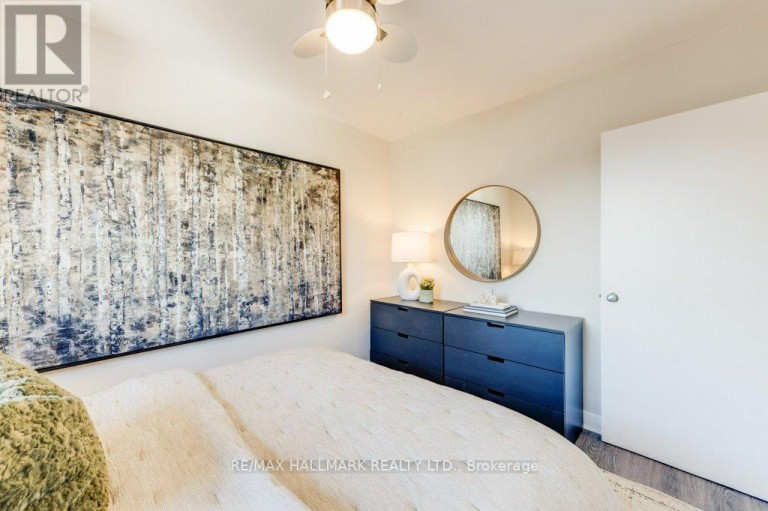 UPPER - 225 WOODVILLE AVENUE, Toronto (East York), Ontario, M4J2R4