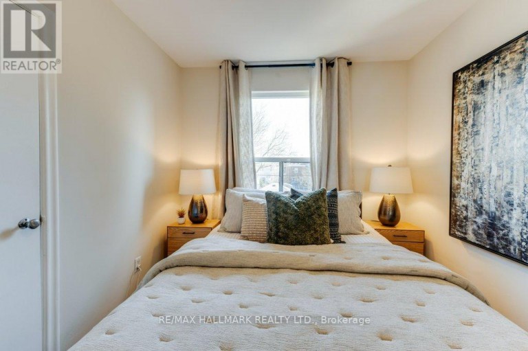 UPPER - 225 WOODVILLE AVENUE, Toronto (East York), Ontario, M4J2R4