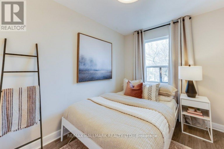 UPPER - 225 WOODVILLE AVENUE, Toronto (East York), Ontario, M4J2R4
