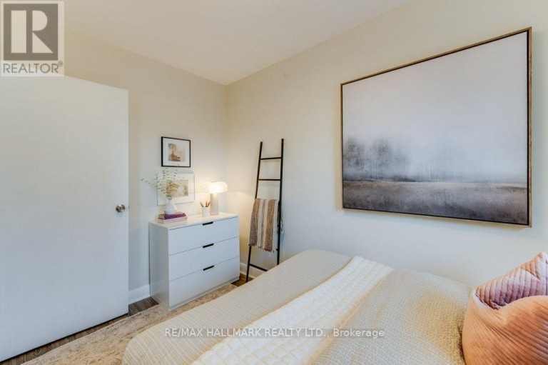 UPPER - 225 WOODVILLE AVENUE, Toronto (East York), Ontario, M4J2R4