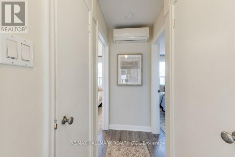 UPPER - 225 WOODVILLE AVENUE, Toronto (East York), Ontario, M4J2R4