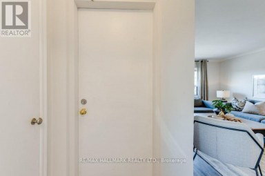 UPPER - 225 WOODVILLE AVENUE Toronto (East York) Ontario photo 34
