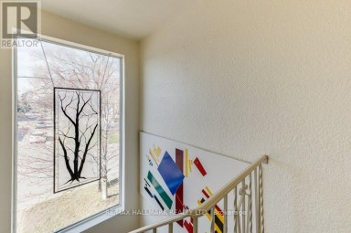 UPPER - 225 WOODVILLE AVENUE Toronto (East York) Ontario photo 37