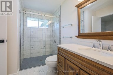 192 CONCORD ROAD London North (North I) Ontario photo 15
