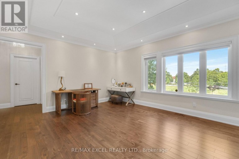 49 KENTON DRIVE, Toronto (Newtonbrook West), Ontario, M2R2H9