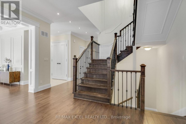 49 KENTON DRIVE, Toronto (Newtonbrook West), Ontario, M2R2H9