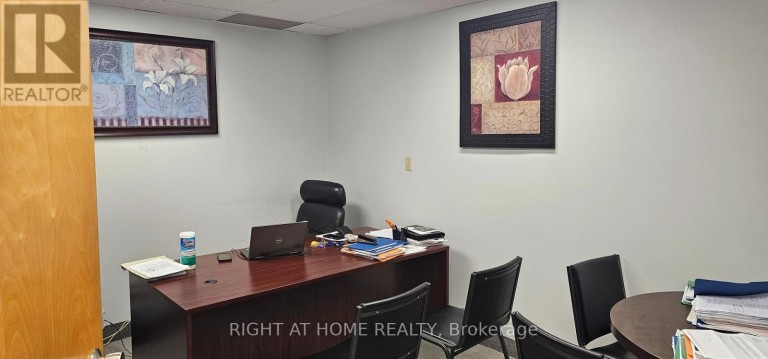208 - 200 BOND STREET W, Oshawa (McLaughlin), Ontario, L1J2L7