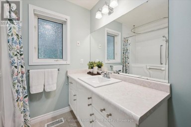 136 BRISTLECONE CRESCENT Centre Wellington (Belwood) Ontario photo 25