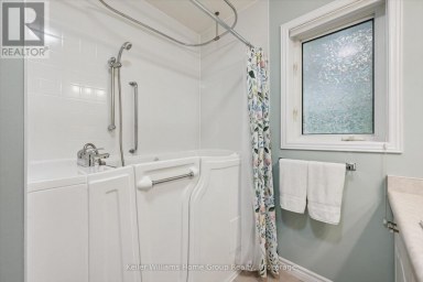 136 BRISTLECONE CRESCENT Centre Wellington (Belwood) Ontario photo 26