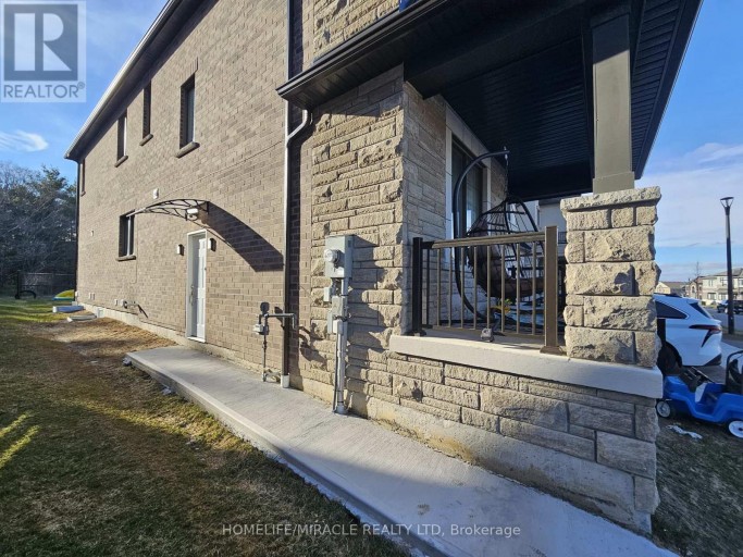 1869 NARCISSUS GARDENS, Pickering, Ontario, L1X2R2