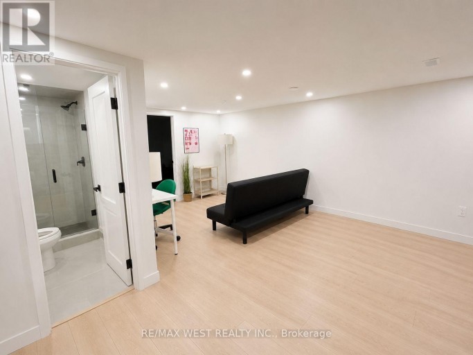 5 - 202 PERTH AVENUE, Toronto (Dovercourt-Wallace Emerson-Junction), Ontario, M6P3X8