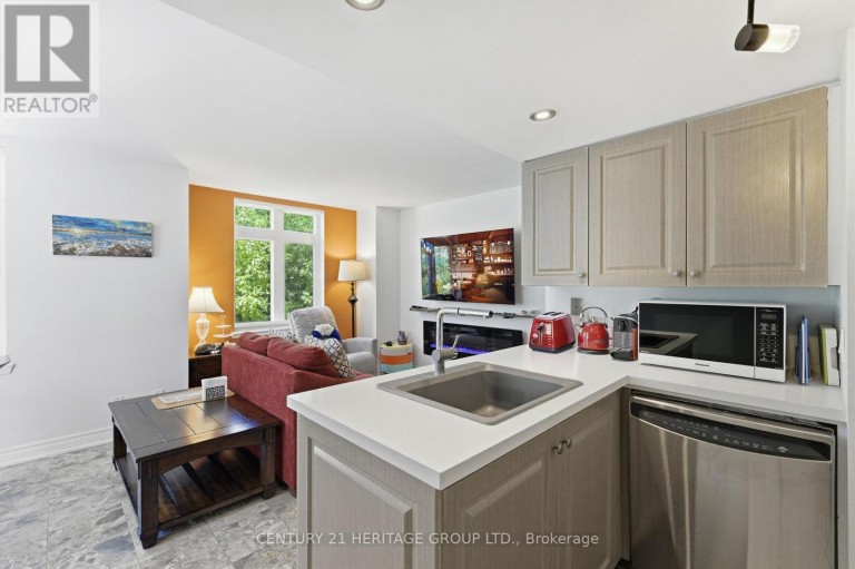 8 - 87 LILLIAN STREET, Toronto (Mount Pleasant West), Ontario, M4S2H7
