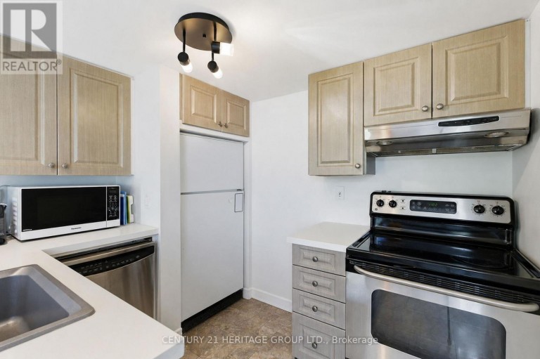 8 - 87 LILLIAN STREET, Toronto (Mount Pleasant West), Ontario, M4S2H7