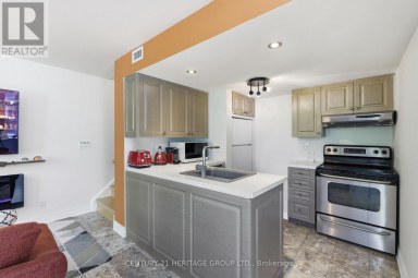 8 - 87 LILLIAN STREET Toronto (Mount Pleasant West) Ontario photo 13