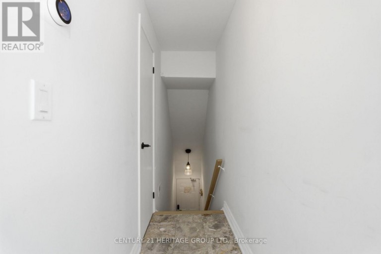 8 - 87 LILLIAN STREET, Toronto (Mount Pleasant West), Ontario, M4S2H7