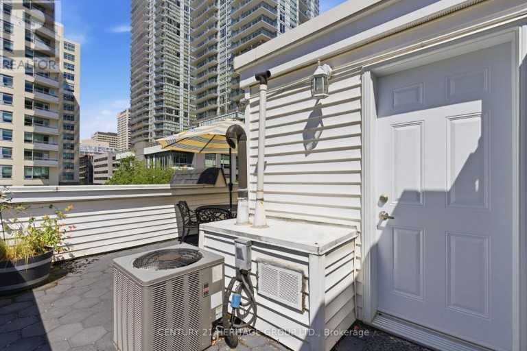 8 - 87 LILLIAN STREET, Toronto (Mount Pleasant West), Ontario, M4S2H7