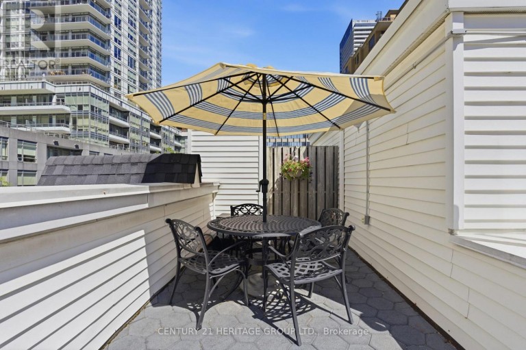 8 - 87 LILLIAN STREET, Toronto (Mount Pleasant West), Ontario, M4S2H7