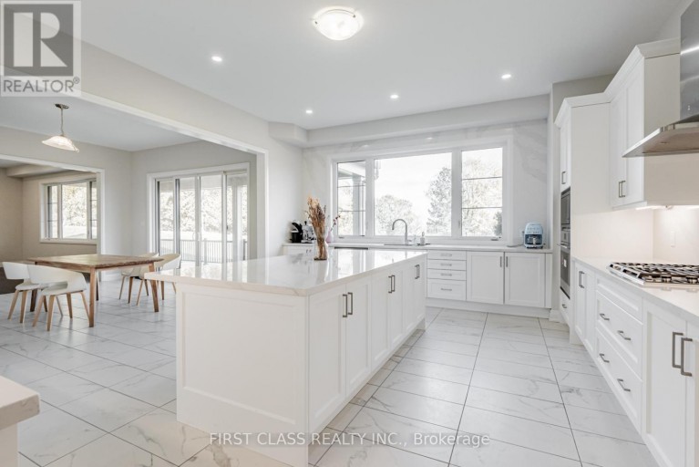 15 KENNETH CAMPBELL COURT, Aurora (Aurora Highlands), Ontario, L4G5Z4