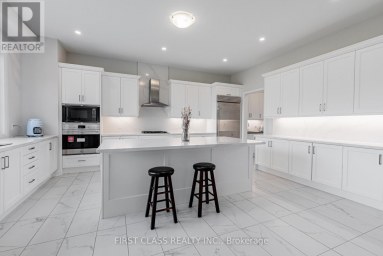 15 KENNETH CAMPBELL COURT Aurora (Aurora Highlands) Ontario photo 13