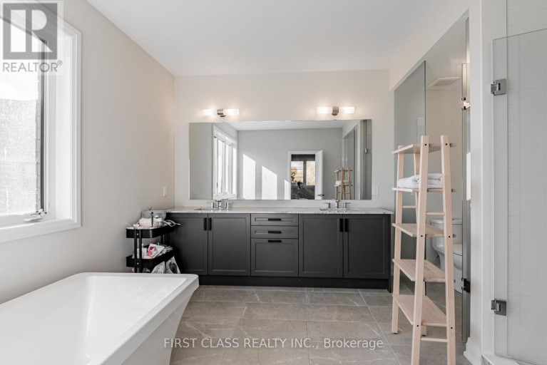 15 KENNETH CAMPBELL COURT, Aurora (Aurora Highlands), Ontario, L4G5Z4