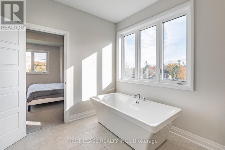 15 KENNETH CAMPBELL COURT, Aurora (Aurora Highlands), Ontario, L4G5Z4