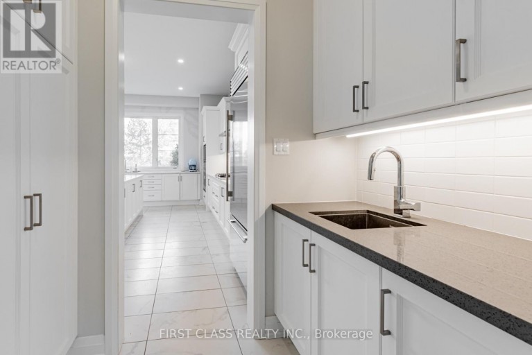 15 KENNETH CAMPBELL COURT, Aurora (Aurora Highlands), Ontario, L4G5Z4