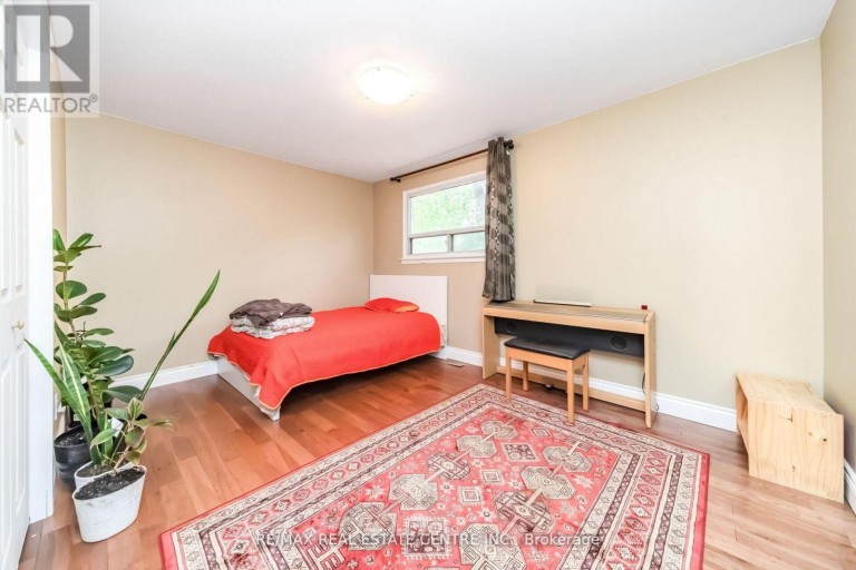 126 CULHAM STREET, Oakville (CP College Park), Ontario, L6H1G5