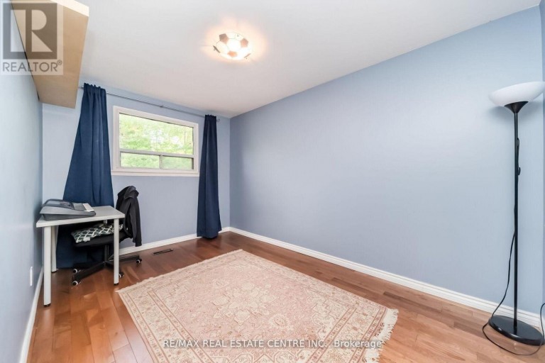 126 CULHAM STREET, Oakville (CP College Park), Ontario, L6H1G5