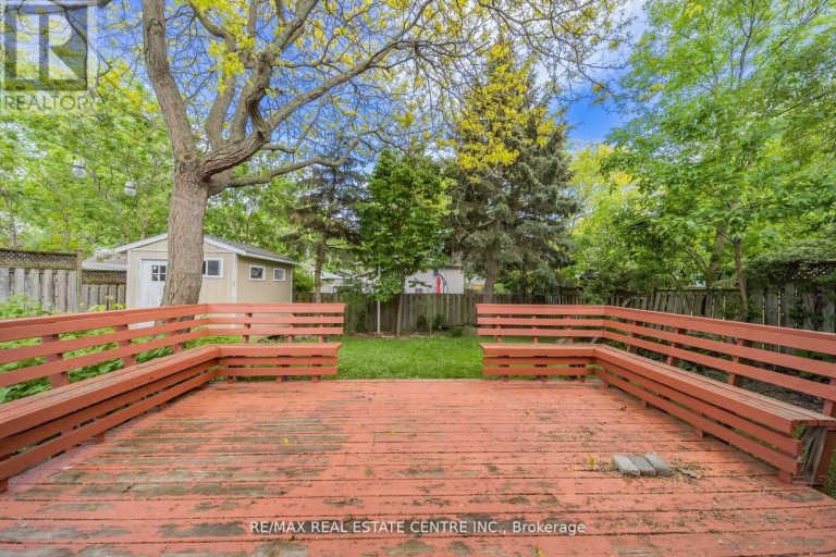 126 CULHAM STREET, Oakville (CP College Park), Ontario, L6H1G5