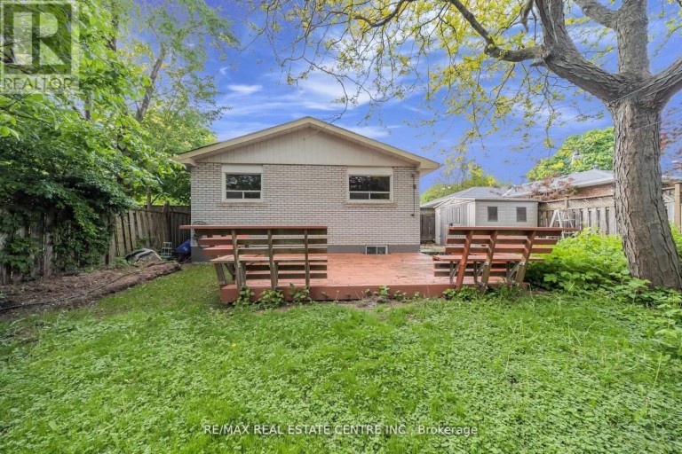 126 CULHAM STREET, Oakville (CP College Park), Ontario, L6H1G5