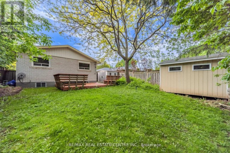 126 CULHAM STREET, Oakville (CP College Park), Ontario, L6H1G5