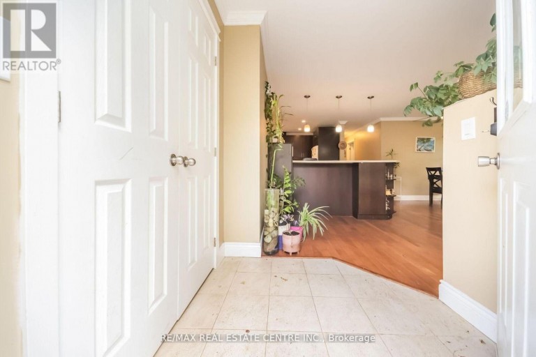126 CULHAM STREET, Oakville (CP College Park), Ontario, L6H1G5