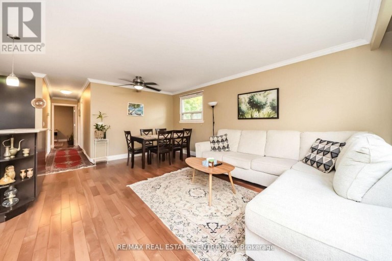 126 CULHAM STREET, Oakville (CP College Park), Ontario, L6H1G5