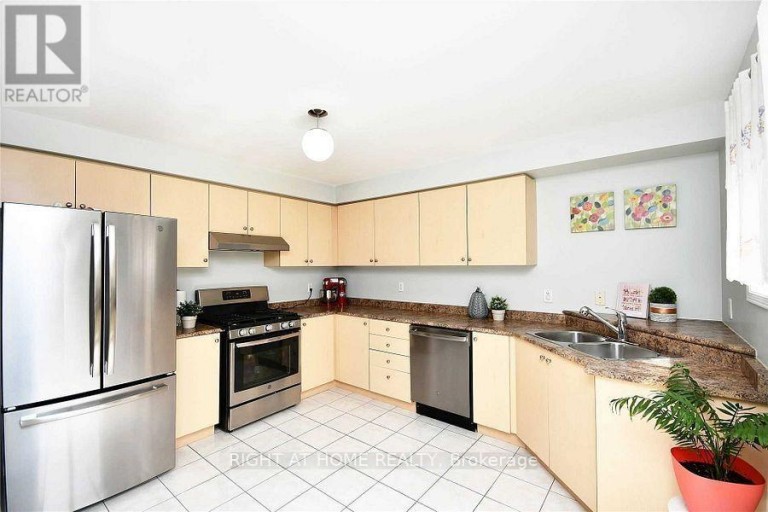UPPER - 33 SCHOONER DRIVE, Brampton (Fletcher's Meadow), Ontario, L7A3H3