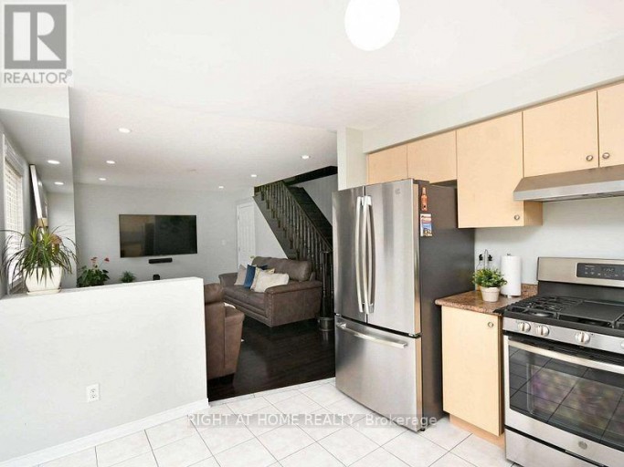 UPPER - 33 SCHOONER DRIVE, Brampton (Fletcher's Meadow), Ontario, L7A3H3