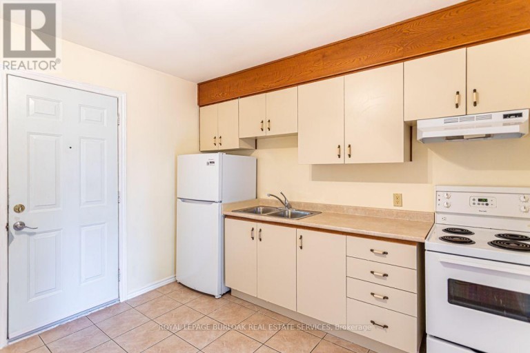 2 - 718 ROSS STREET, Burlington (Brant), Ontario, L7S1S2