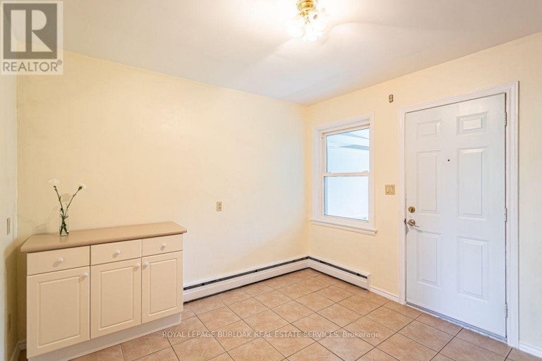 2 - 718 ROSS STREET, Burlington (Brant), Ontario, L7S1S2
