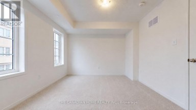 46 FILLY PATH Oshawa (Windfields) Ontario photo 11