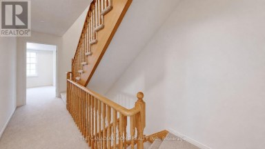 46 FILLY PATH Oshawa (Windfields) Ontario photo 12