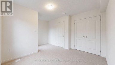 46 FILLY PATH Oshawa (Windfields) Ontario photo 18