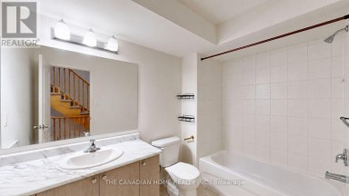 46 FILLY PATH Oshawa (Windfields) Ontario photo 19