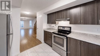 46 FILLY PATH Oshawa (Windfields) Ontario photo 4