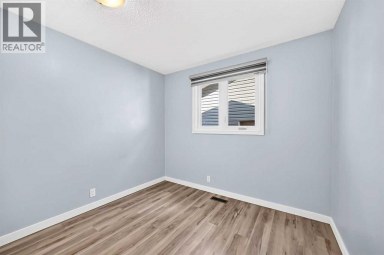 32 Macewan Park Link NW Calgary Alberta photo 15