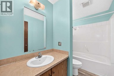 32 Macewan Park Link NW Calgary Alberta photo 17