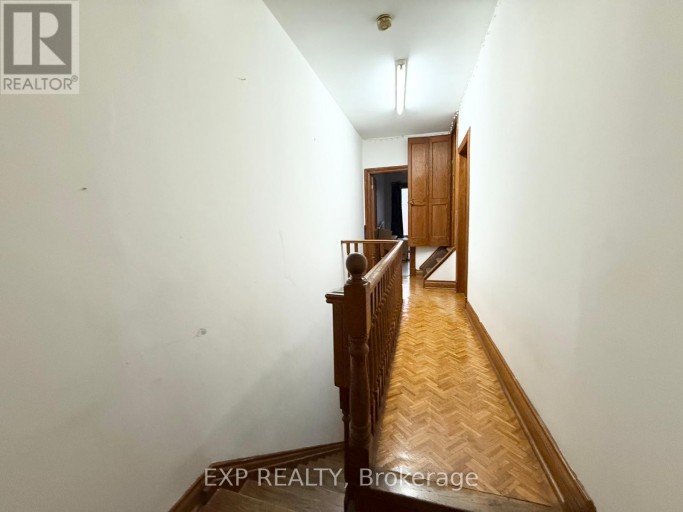 2ND FL - 759 GERRARD STREET E, Toronto (South Riverdale), Ontario, M4M1Y5