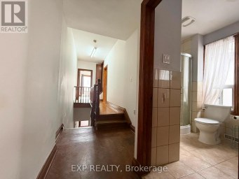 2ND FL - 759 GERRARD STREET E Toronto (South Riverdale) Ontario photo 7